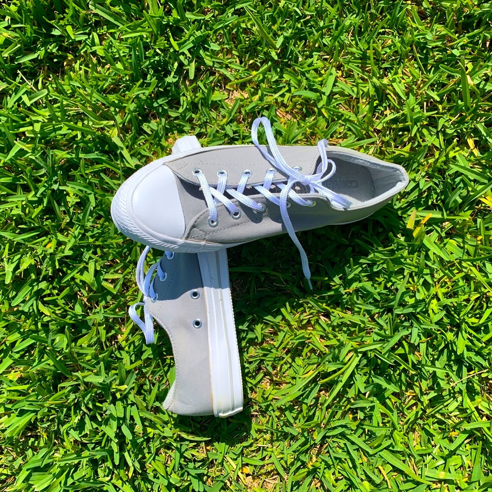 Converse shoes women’s 8